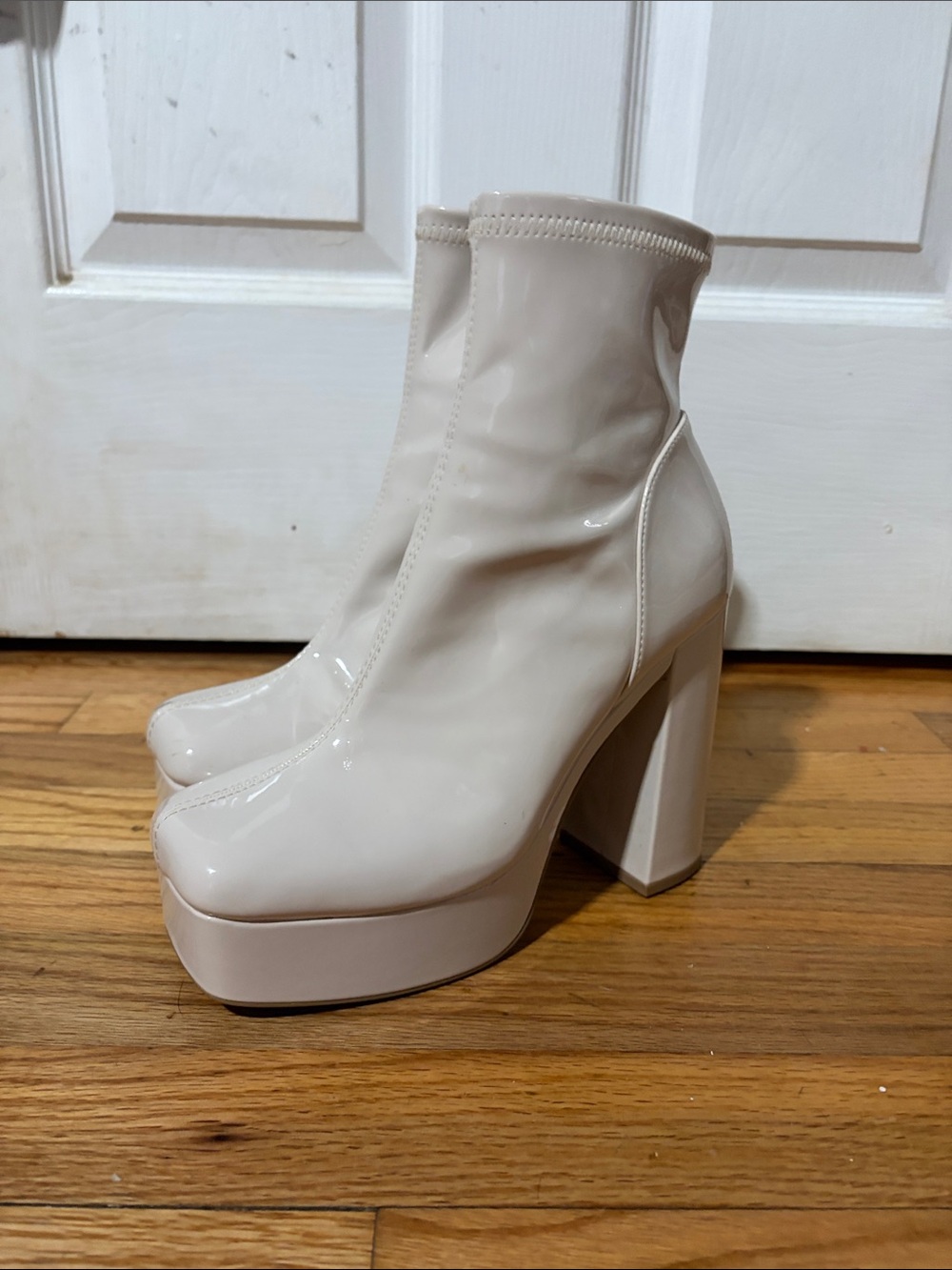 Steve Madden Bianca Boots in Cream